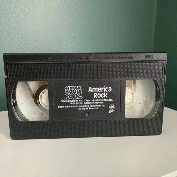 Vintage VHS Tapes Land Before Time, School House Rocks and Puff the Magi… - Picture 6 of 11